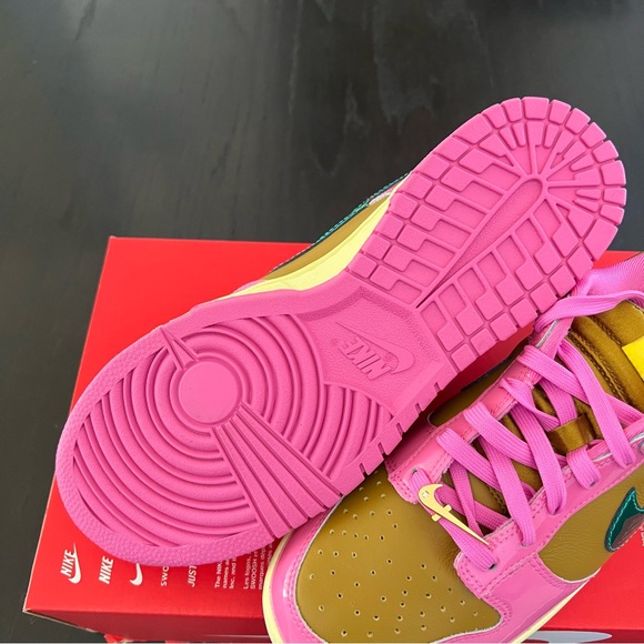 ✔️New✔️ NIKE Parris Goebel Dunk Low Playful Pink - Picture 4 of 10